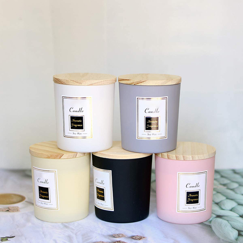 WHAT’S THE DIFFERENCE BETWEEN SOY, BEESWAX AND PARAFFIN CANDLES?