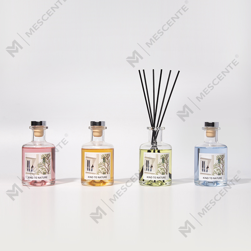 M&Scent Luxury 200ml Customized White Bottle Wooden Sticks Reed Diffuser with Box