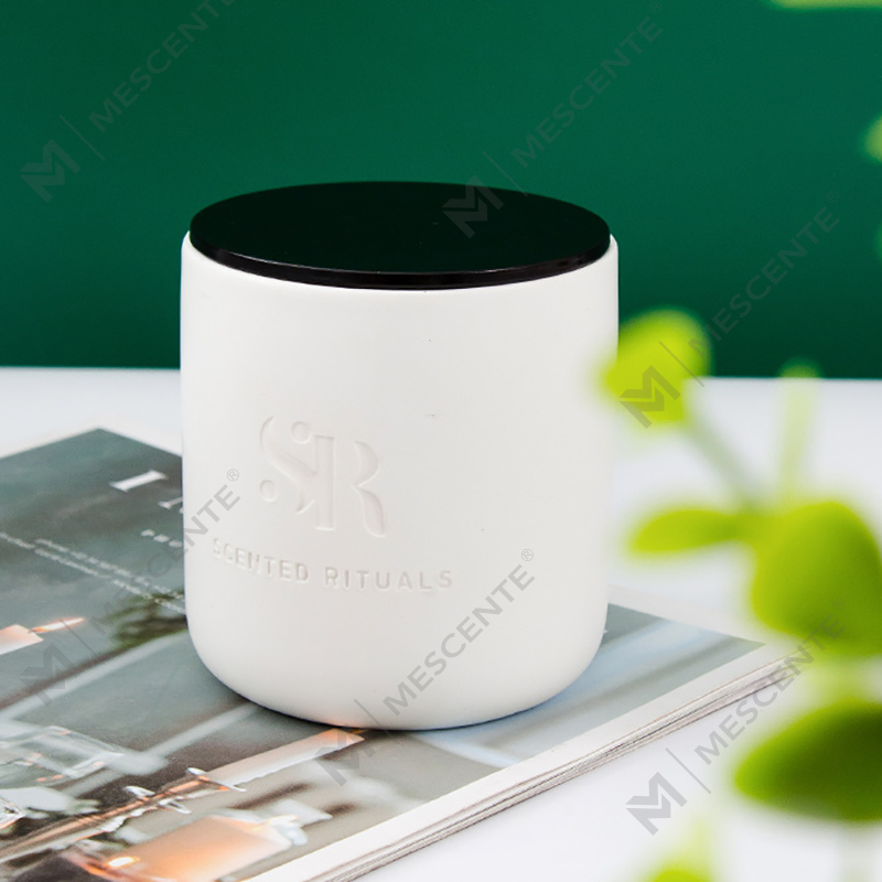 M&Scent Costom Logo Cheap Ceramic Jars with Wooden Lids Candle, Coconut Wax Luxury Candles